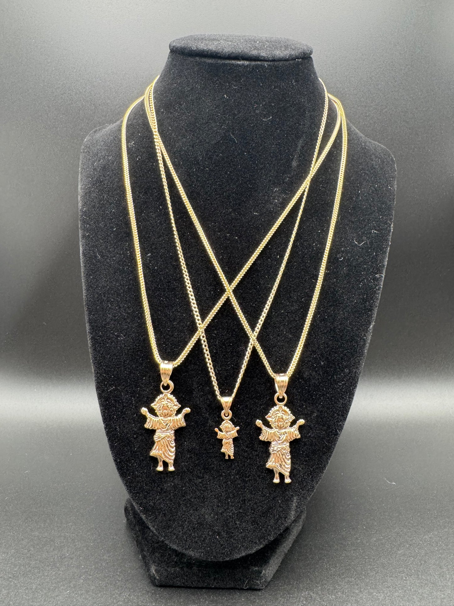 Divino niño con cadena 18” 14K Gold