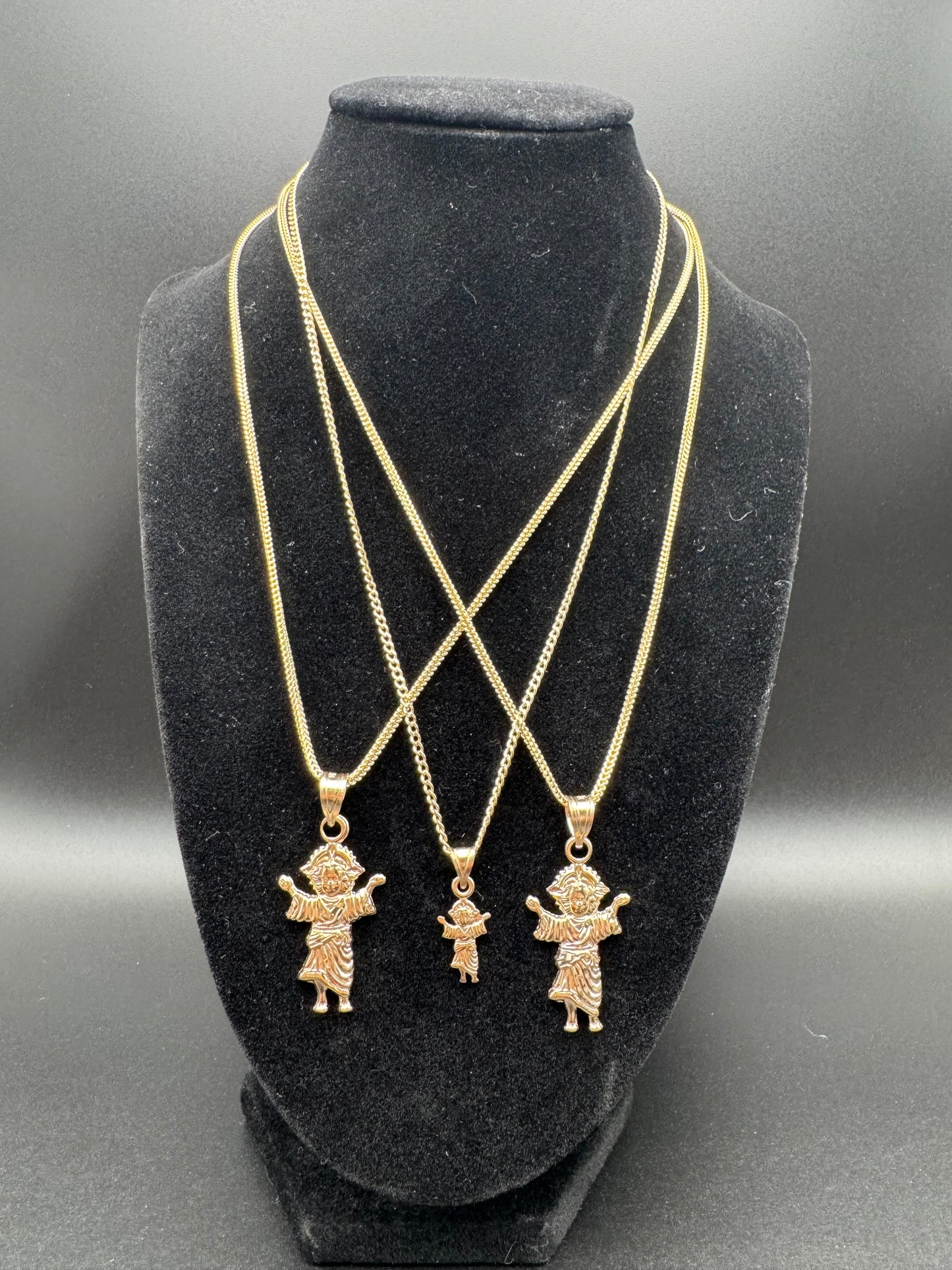 Divino niño con cadena 18” 14K Gold